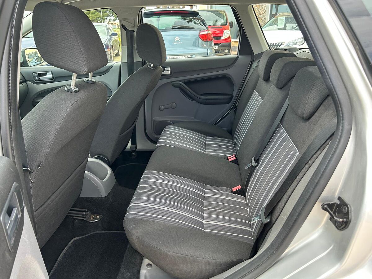 FORD FOCUS TREND ESTATE 1.6 TDCI SPANISH LHD IN SPAIN 102000 MILES SUPERB 2009